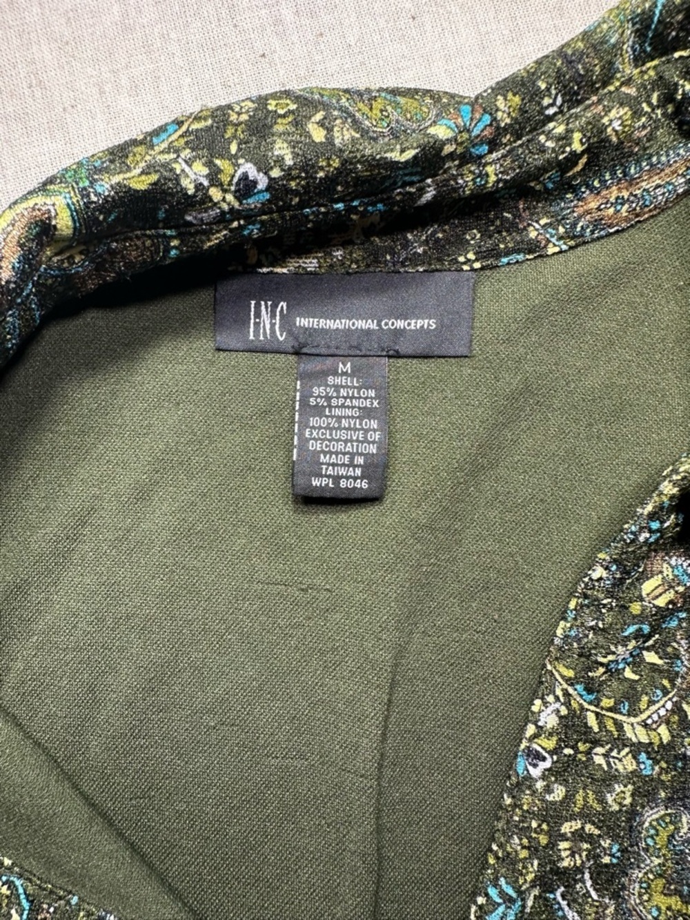 INC International concepts M Green and Black Paisley V-Neck Blouse Y2K Medium - Picture 8 of 10